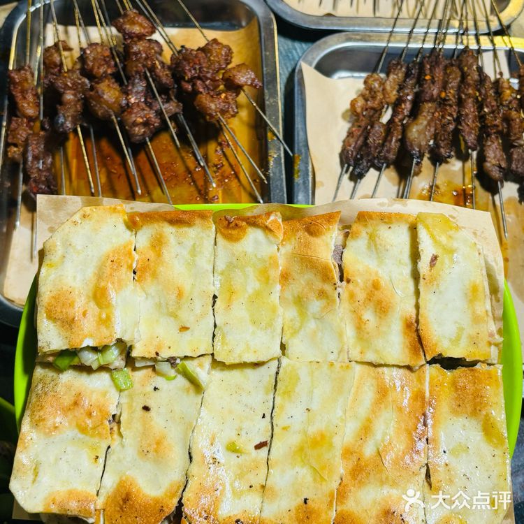 西安城墙脚下 本地人会反复去的烧烤店