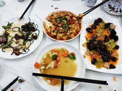 -乡土特色.冷锅鱼.牦牛肉汤锅