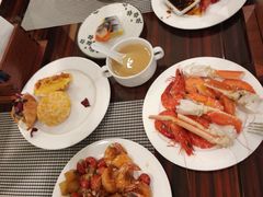 -广州万富希尔顿酒店·感趣自助餐厅·金秋蟹宴生蚝海鲜刺身