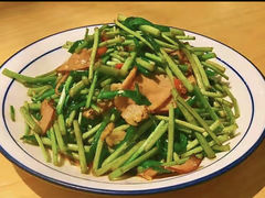 篱蒿炒腊肉-胡胖子有点味(后瑞店)