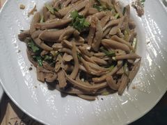 -东口码头·烧鸽子·鱼头泡饼·地方菜(金鹰悦城店)