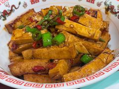 -湖南人家湘菜馆(镇江路店)