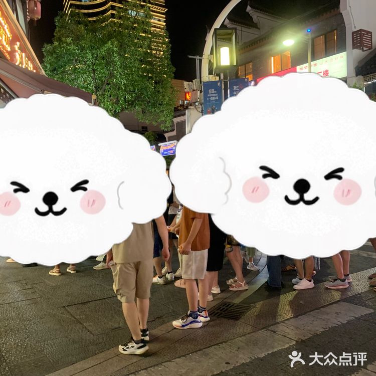这家真的好夸张，一直有人排队