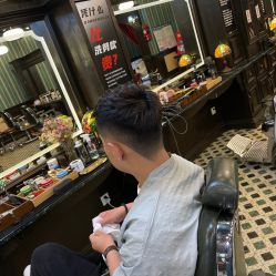 -海文先生国潮烫染男士理发馆