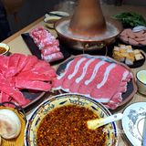 终于吃到了心心念念的宝鸡油泼辣子铜锅涮肉