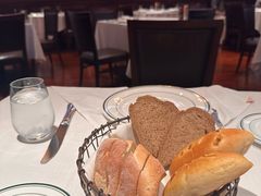 -Wolfgang’s Steakhouse 沃夫冈牛排馆(上海白玉兰广场店)