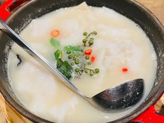 酸汤嫩鱼片-小大董·烤鸭(凤凰汇店)