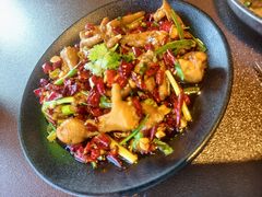 -曼听小寨海鲜烧烤·大连辣炒大王(盖州街店)