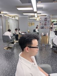 -即型男士理发工作室