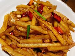 金牌土豆丝-吃饭皇帝大土家民族菜(正大广场店)