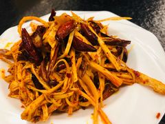 拌板筋-金龙烧烤·牛肉面(西塔店)