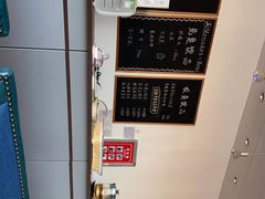 -奔驰北京极光星徽(四元桥店)