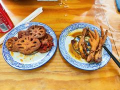 -辣叨叨·江西小炒锅气米粉(南京西路店)