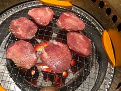 -山川小町·极番烧肉(新地假日广场店)
