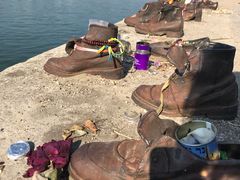 -多瑙河畔鞋履雕塑