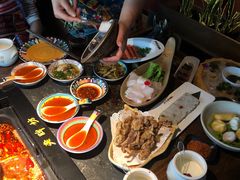 -老牌坊云南鱼豆花火锅(哈西万达店)