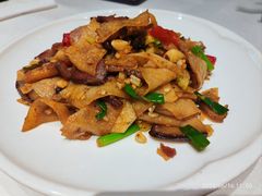 软饼炒腊肉-江城小馆陕南妈妈菜·全球旅行餐厅(钟楼店)
