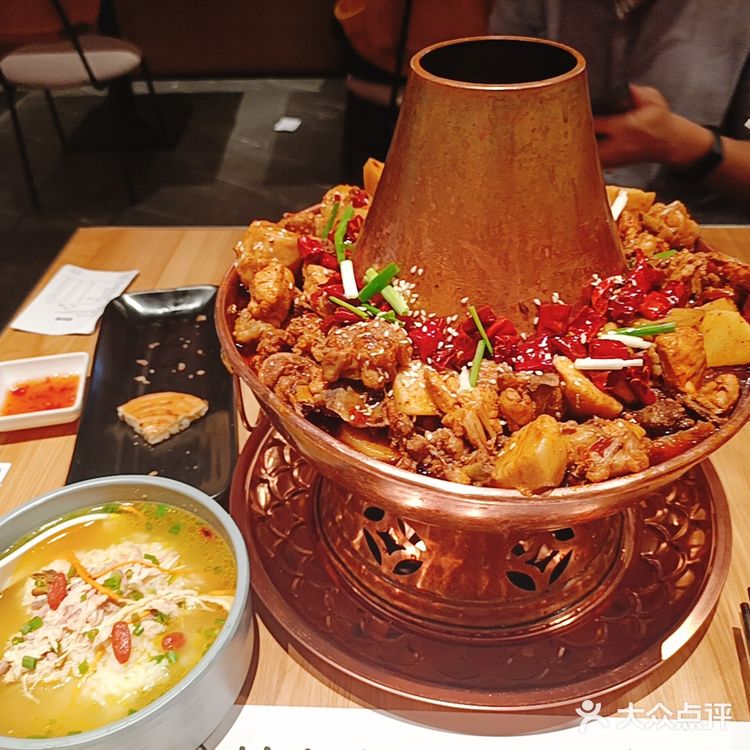 芋儿比鸡好吃｜村雀芋儿鸡