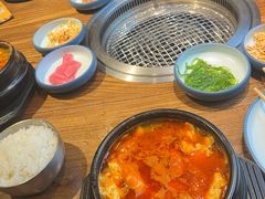 -明洞阿姨·韩式酱蟹烤肉·创意料理(三元桥店)