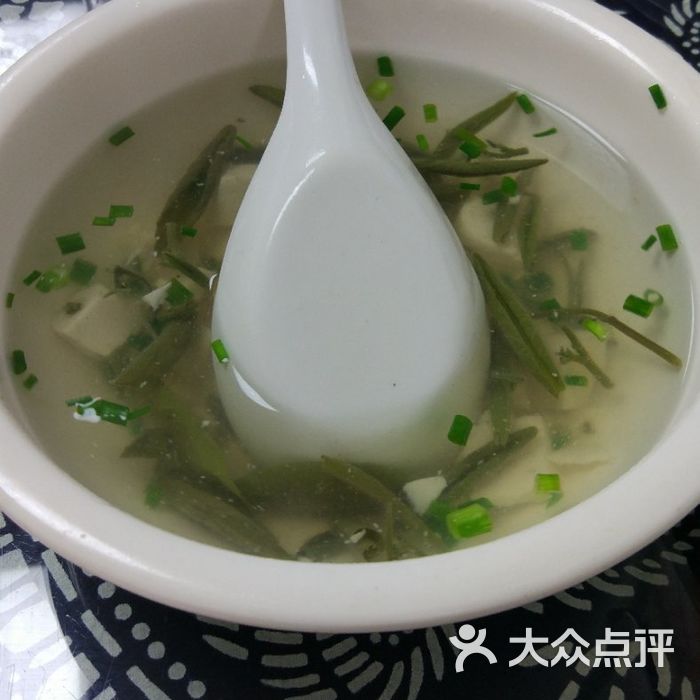 莼菜豆腐汤图片