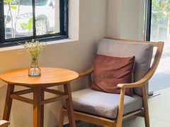 靠窗位-叩听咖啡 kotiin cafe(福新路店)