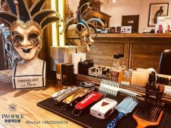 -TWOFACE 双面理发馆