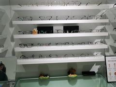 -视野联行眼镜•蔡司•依视路(温江店)