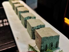 手工石磨黑豆腐-大隐·成都火锅Bistro(合生麒麟新天地店)