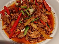 -阿瓦山寨·湘菜现炒·剁椒鱼头王(咸阳总店)