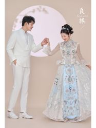 -雪中彩影婚纱摄影·微光艺术中心