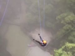 -贵阳猴耳天坑·极限酷玩公园