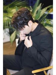 -一家只做男发烫染的店