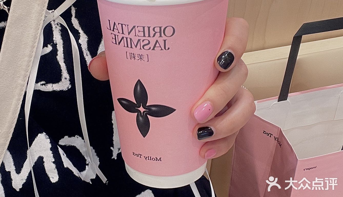每次去万象汇第一件事就是冲到茉莉奶白🍨