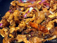 -胡须佬鸡煲四季火锅店(石厦西村直营店)
