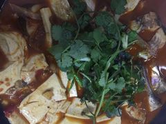 一鱼两锅-万佛湖许老大铁锅鱼(黑金冠店)