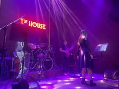 -TZ House音乐现场(来福士中心店)