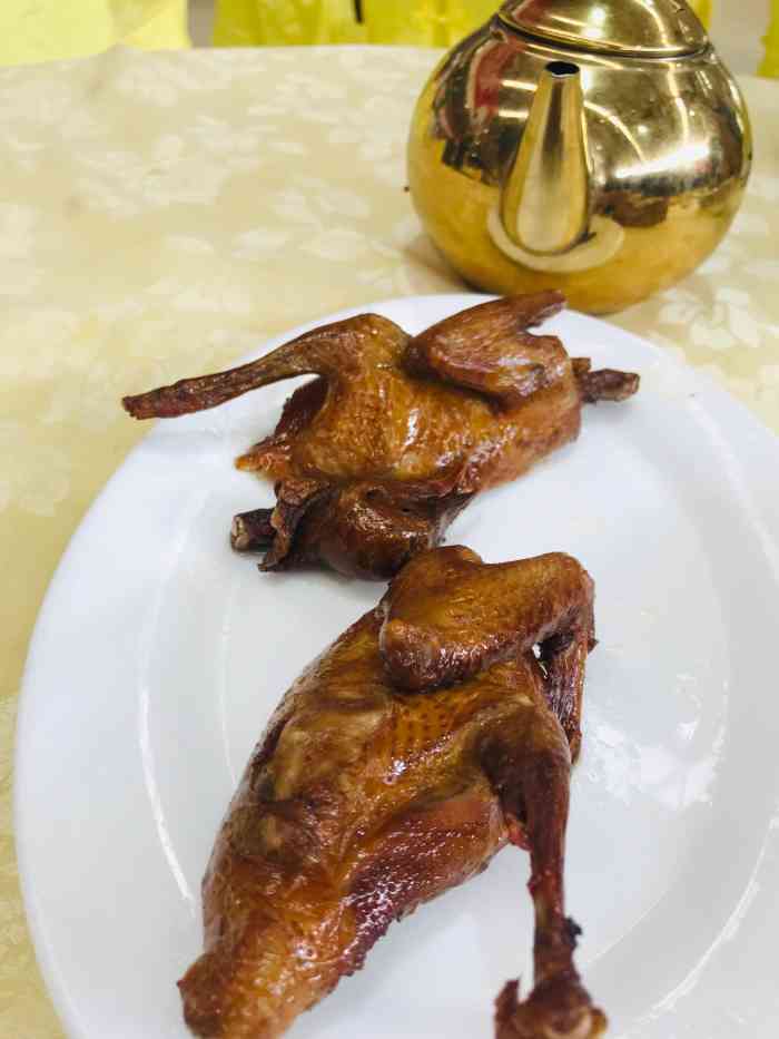 光明招待所-"到深圳去玩,亲戚说这家的红烧乳鸽很不错,.