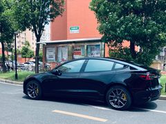 -TESLA 特斯拉(上海太古汇体验店)