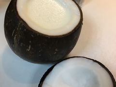 -志龙皇冠吃货椰子铺