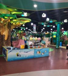 -维佳童话镇演出现场(徐东店)