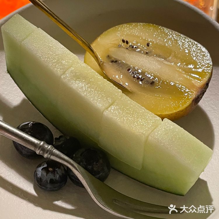 打卡看得见东方明珠的重庆火锅！宴山城！