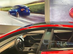 -TESLA 特斯拉(上海太古汇体验店)