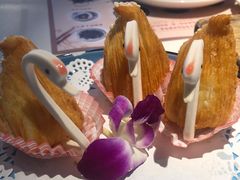 榴莲天鹅酥-粤点越有·茶点·粤菜(樵岭国际店)