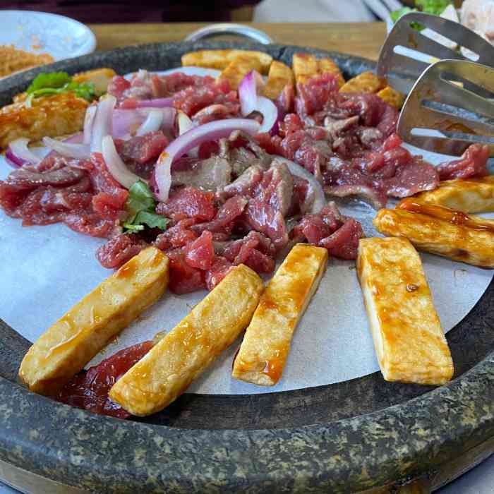 京皇·南城石锅烤肉(密云店)-"戴眼镜的那位前厅妹子真的是好赞,你