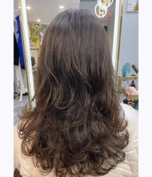 -妃格美发沙龙·烫发·染发