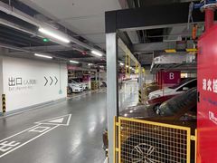 -BFC外滩金融中心停车场