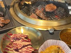 -铭牛烧肉·和牛海鲜自助(高新月牙湖店)