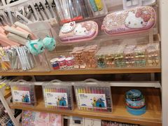 -名创优品(中原万达2F店)