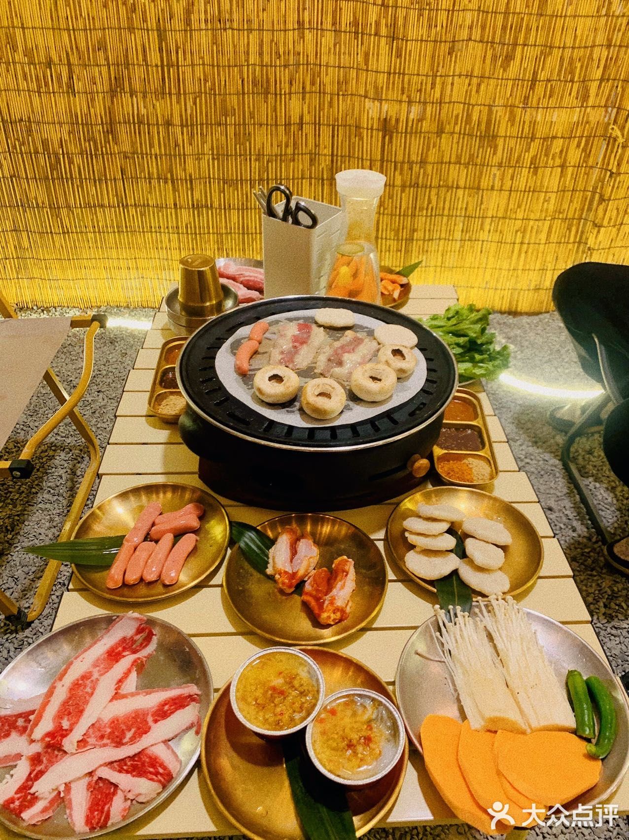 绝了‼️氛围感十足的城市露营烤肉👏