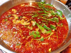 红酸汤锅-苗阿哥